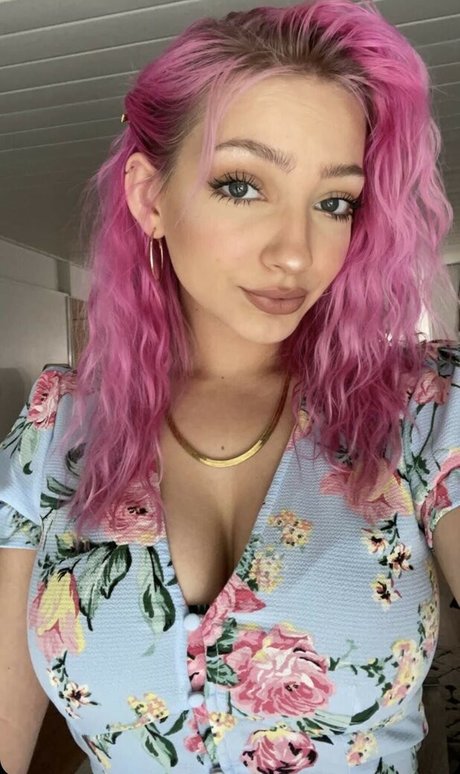 Hannah Rose Blair exclusive actress gallery