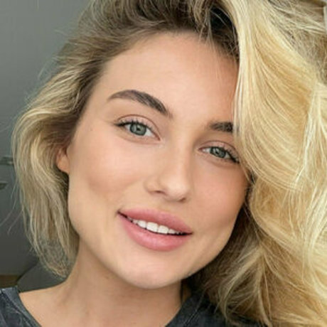 ad petit art pornstar photo