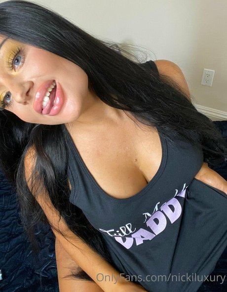 nickiluxury pornographic star pictures