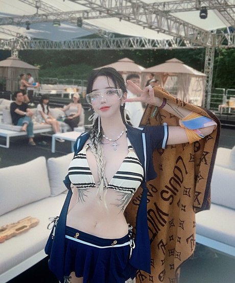 Ahyo12 07 sexy actress picture