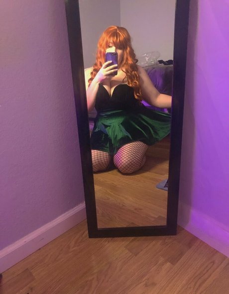 uwutaycos model sexy img