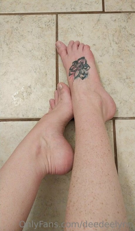 deedeelynn xxx model photo