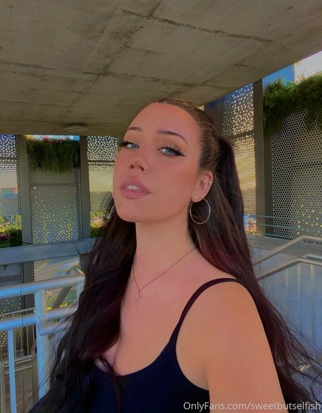 sweetbutselfish pornographic star images