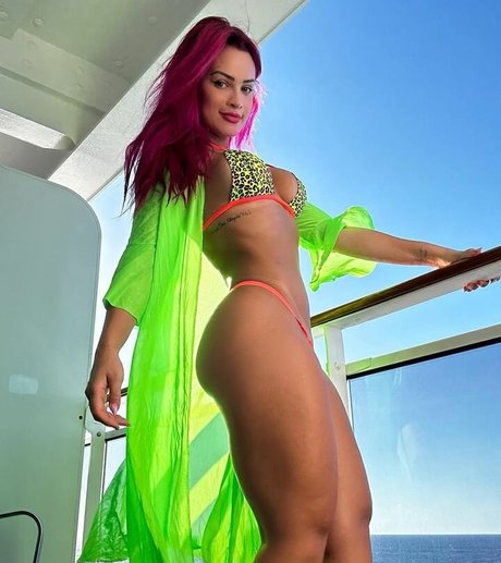 Mayca Delduque beautiful star image