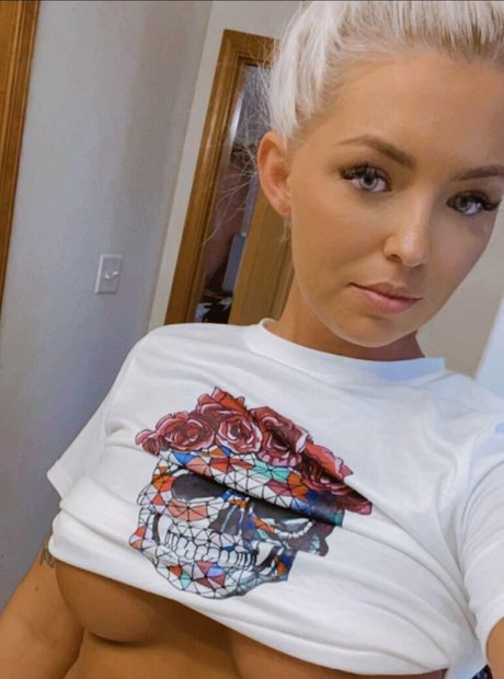 mkmama96 nice model image