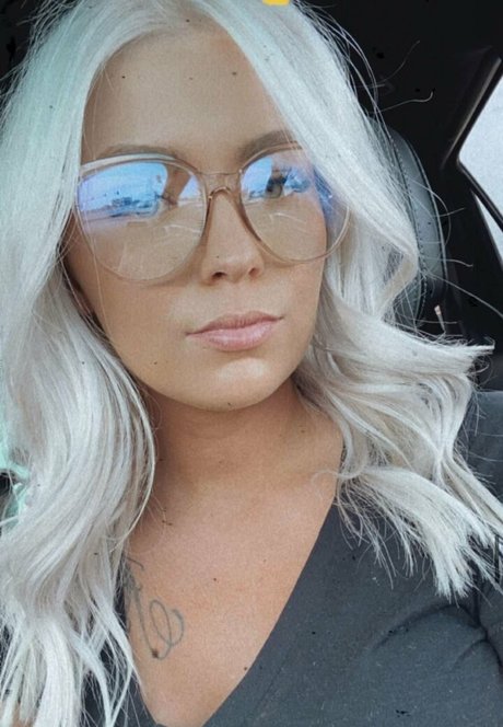 mkmama96 pornstar nude picture