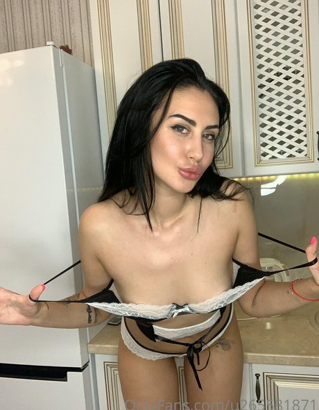 elizabeth q free model img