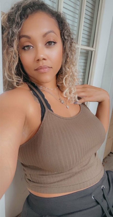 nickole1022 hd pornstar picture