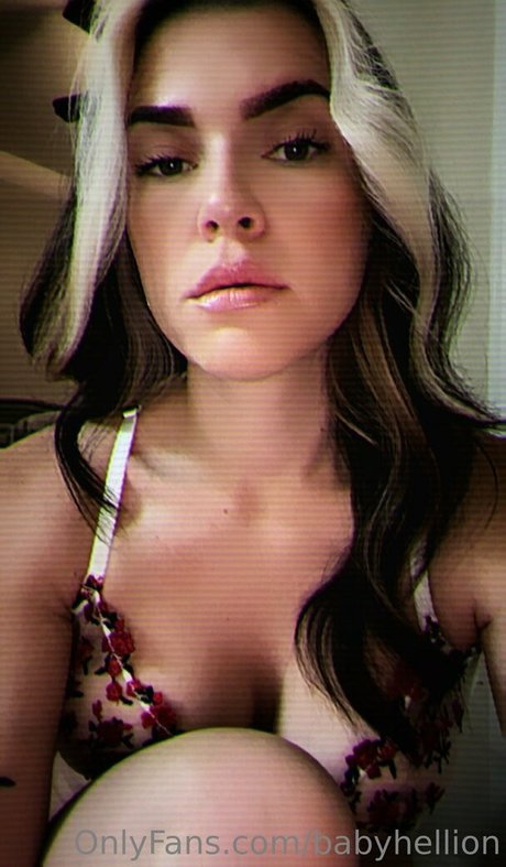 babyhellion model perfect img