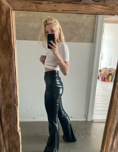 juicy lusy erotic pornstar pictures