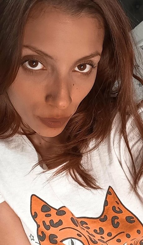 lynnscreamfree model top picture