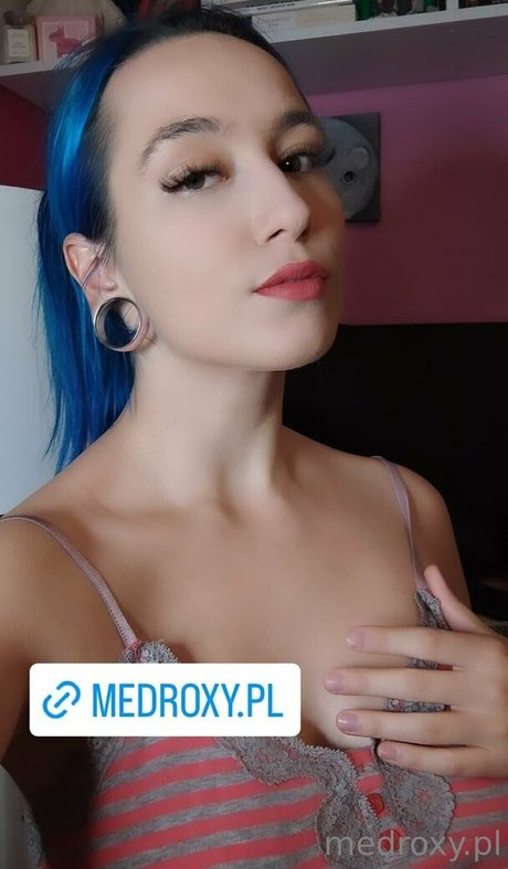 medroxy free nice model img