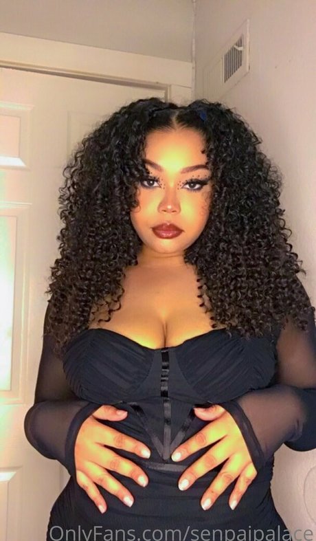 senpaipalace naked star img