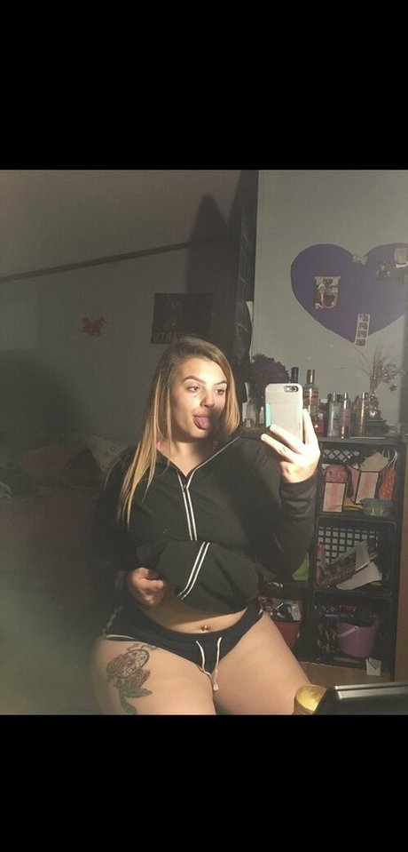 realginawaters hot model pic