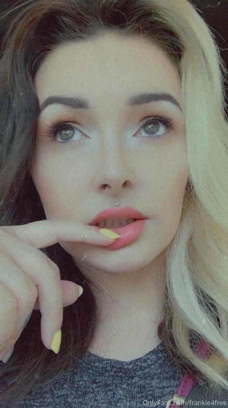 frankie4free hot model image