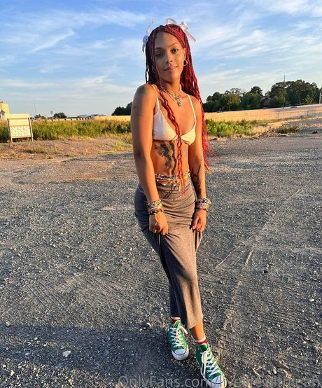 leahsade sex pornstar pictures