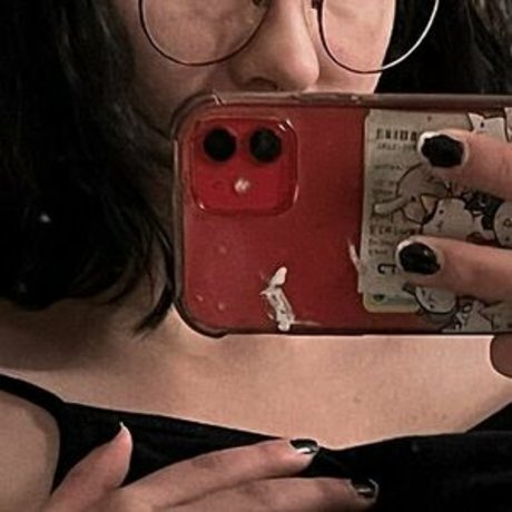 MothGardener exclusive actress images