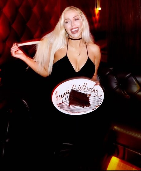 Violet Benson nude actress pictures