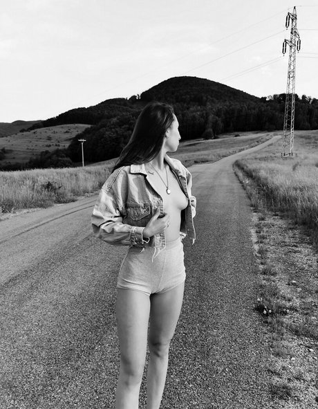 amyvalentinexxx pornographic star image