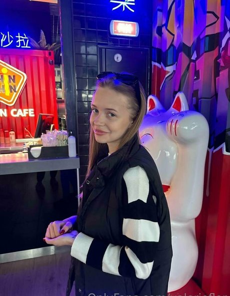 valerieflor xxx pornstar photo