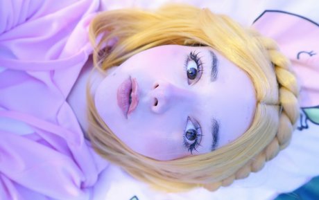 Mitsy Bena sexy pornstar img