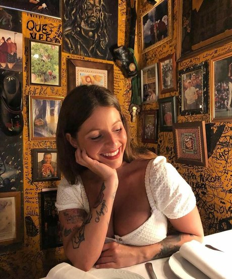 Zhanet Filipova sexy star photo