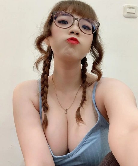 Kimi Hime nude star archive