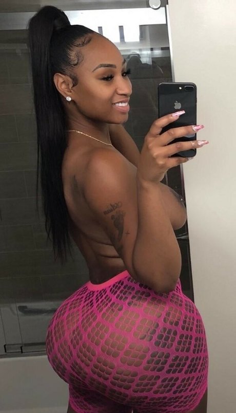 Iamceyez hot model pics