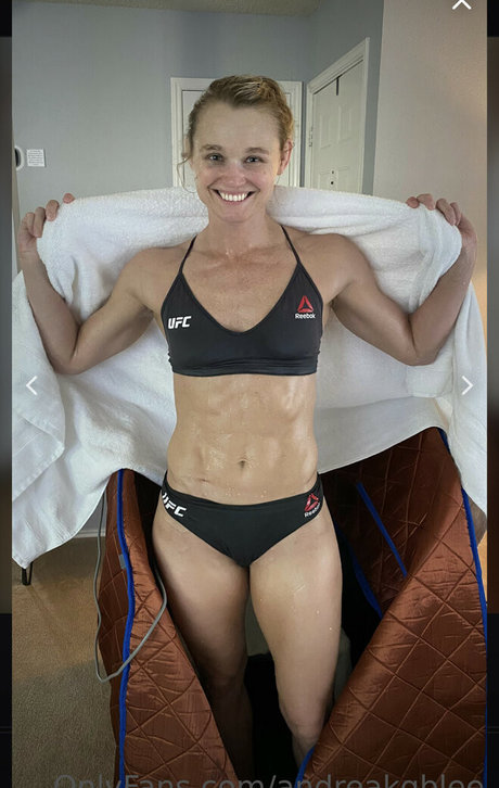 WomenMMA star sexy images