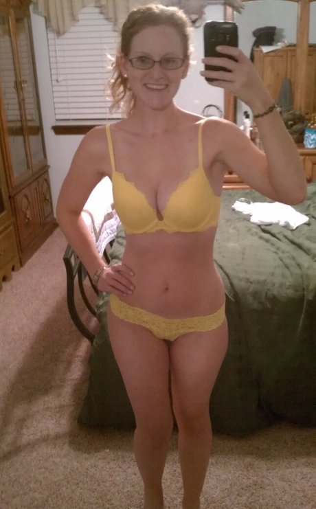 gingerthrone star nude gallery