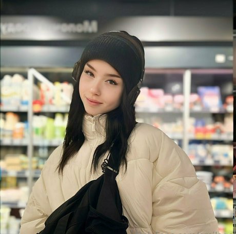 venezuela onlyfans adult image