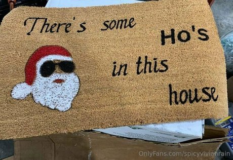 spicyvivianrain adult model photo