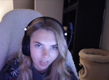 vanessaahlstrom sexy pornstar pic