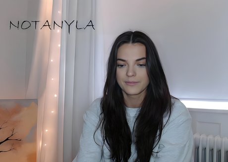 Notanyla best model pics