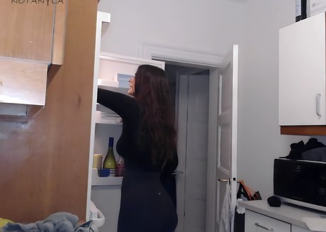 Notanyla art star galleries