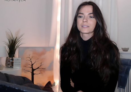 Notanyla best model picture
