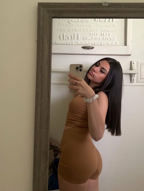 Savtiva model erotic image