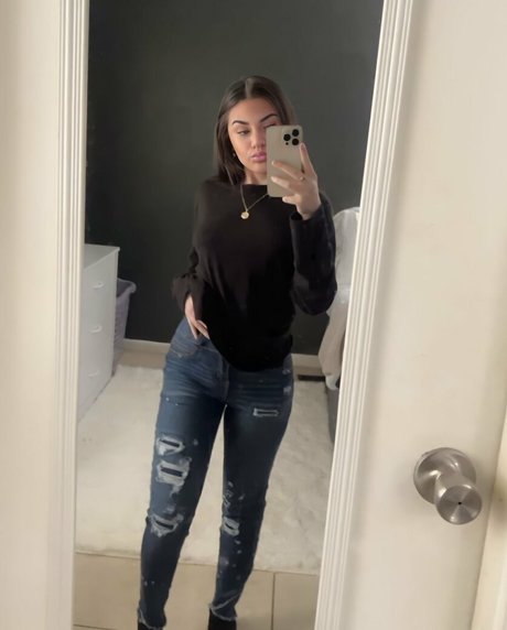 Savtiva pornstar hot img