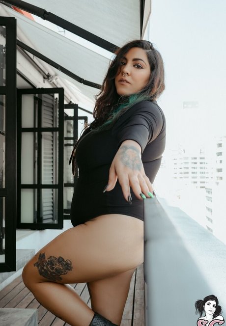 Arthemis model sex photos