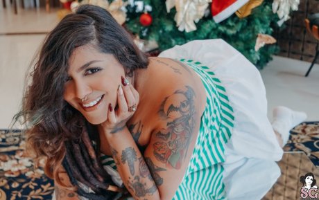 Arthemis model nude pictures