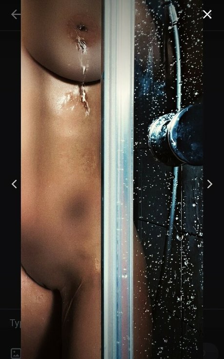 Lariss sexy model pics