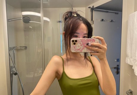 Creamroll sex star photo