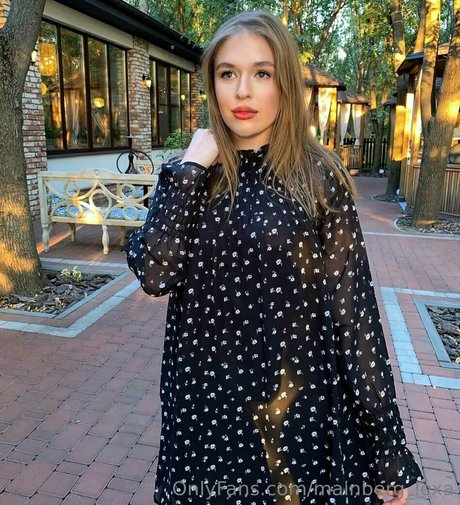 alexa sunny perfect star picture