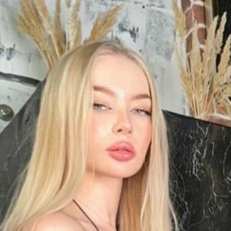 PlaywithAnny pretty pornstar photos