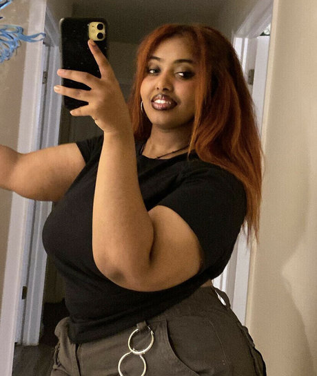 Keyiwot adult star img