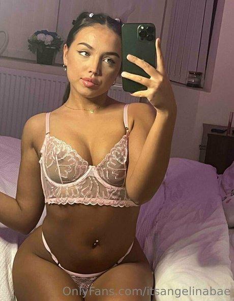 itsangelinabae star pretty pic