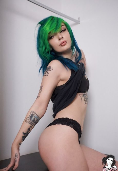 Altamethyst art model photos