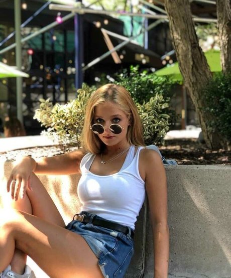 Jackie Evancho pornstar exclusive pictures