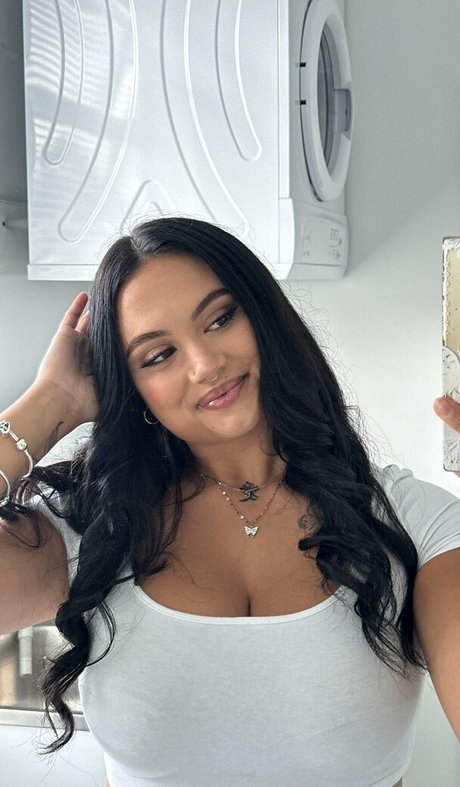 taylaraywhite top model photo