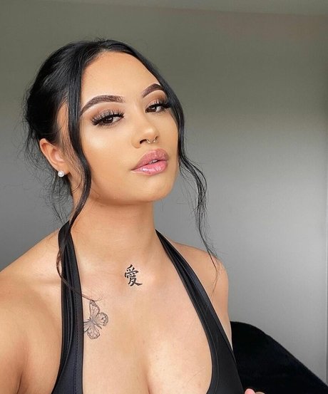 taylaraywhite model naked img